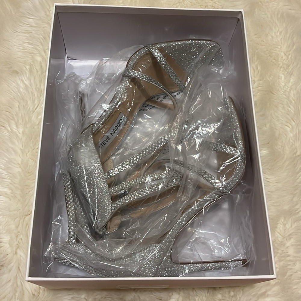 NEW Steve Madden Strappy Baguette Crystal Strap Stiletto Heels! - Picture 6 of 6